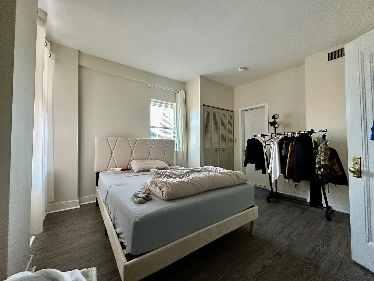 2 bed, 800 sqft, $3,800 — Photo 2