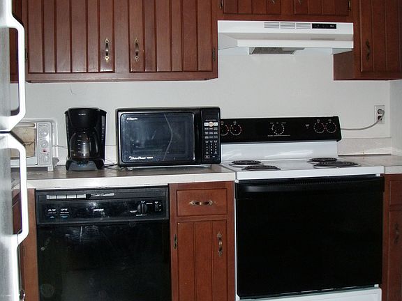 2nd image of 600 Campbell Cir Unit 3
