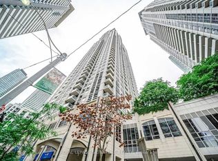 763 Bay St #1215, Toronto, ON M5G 2R3