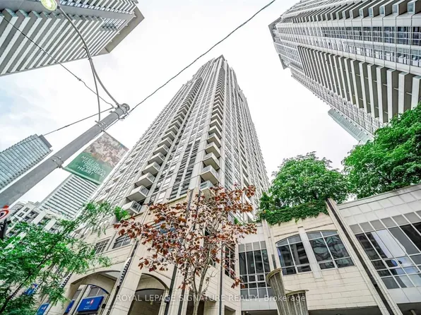 763 Bay St, Toronto, ON
