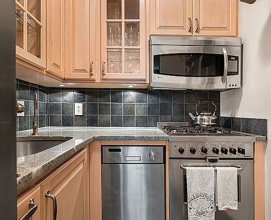 3rd image of 349 W 21st St APT C