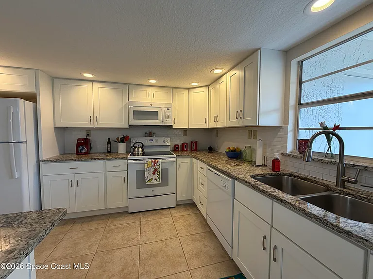 436 Blue Jay Ln — Photo 6