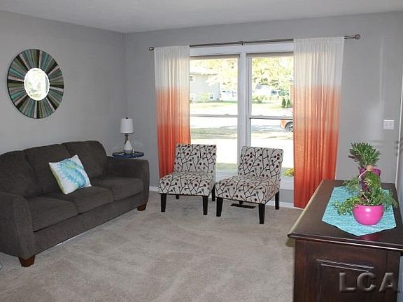 4th image of 1404 Southwick Dr