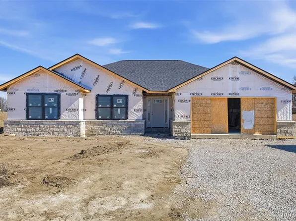 2728 Pineview Dr, Highland, IL 62249