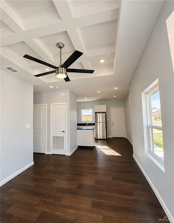 1 bed, 1.0 bath, 733 sqft, $880 — Photo 2