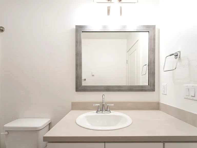 Silver Star Apartments — Photo 26