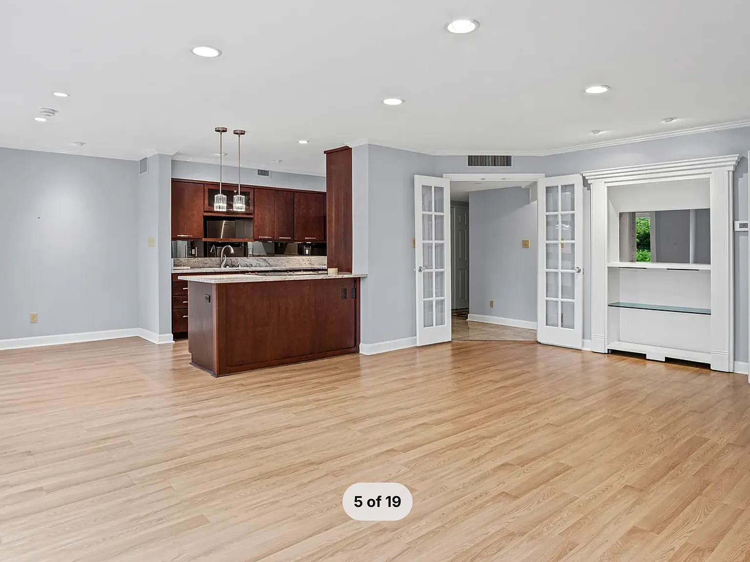 1 bed, 1000 sqft, $1,895 — Photo 4