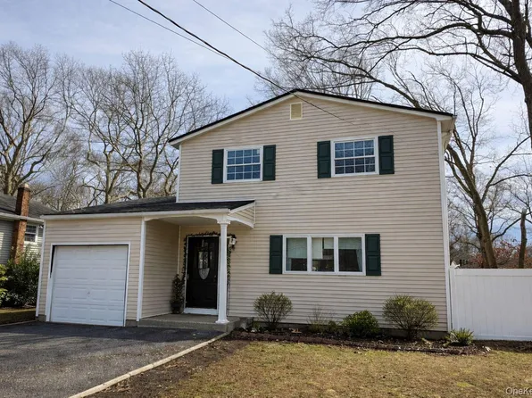 44 Patchogue Avenue, Mastic, NY 11950