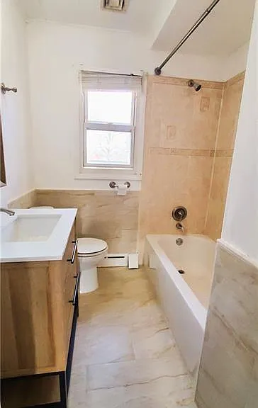 40 Beverly Ave — Photo 16
