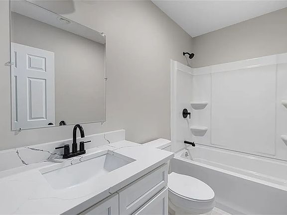 5th image of 13 School St #B