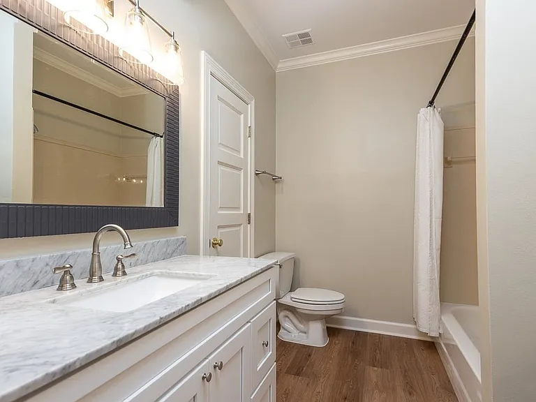 1060 Island Dr — Photo 12