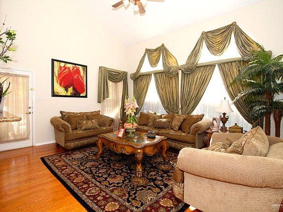4th image of 3404 San Andres St