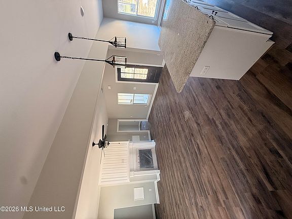 4th image of 220 Rowell Rd