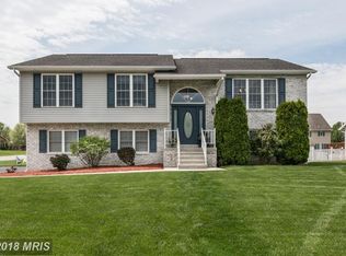 341 Rose Ann Dr, Chambersburg, PA 17201