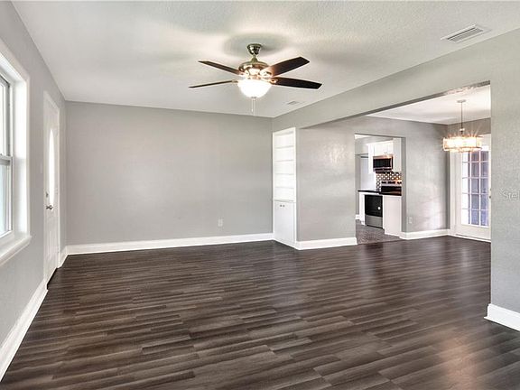 5th image of 624 Prado Pl