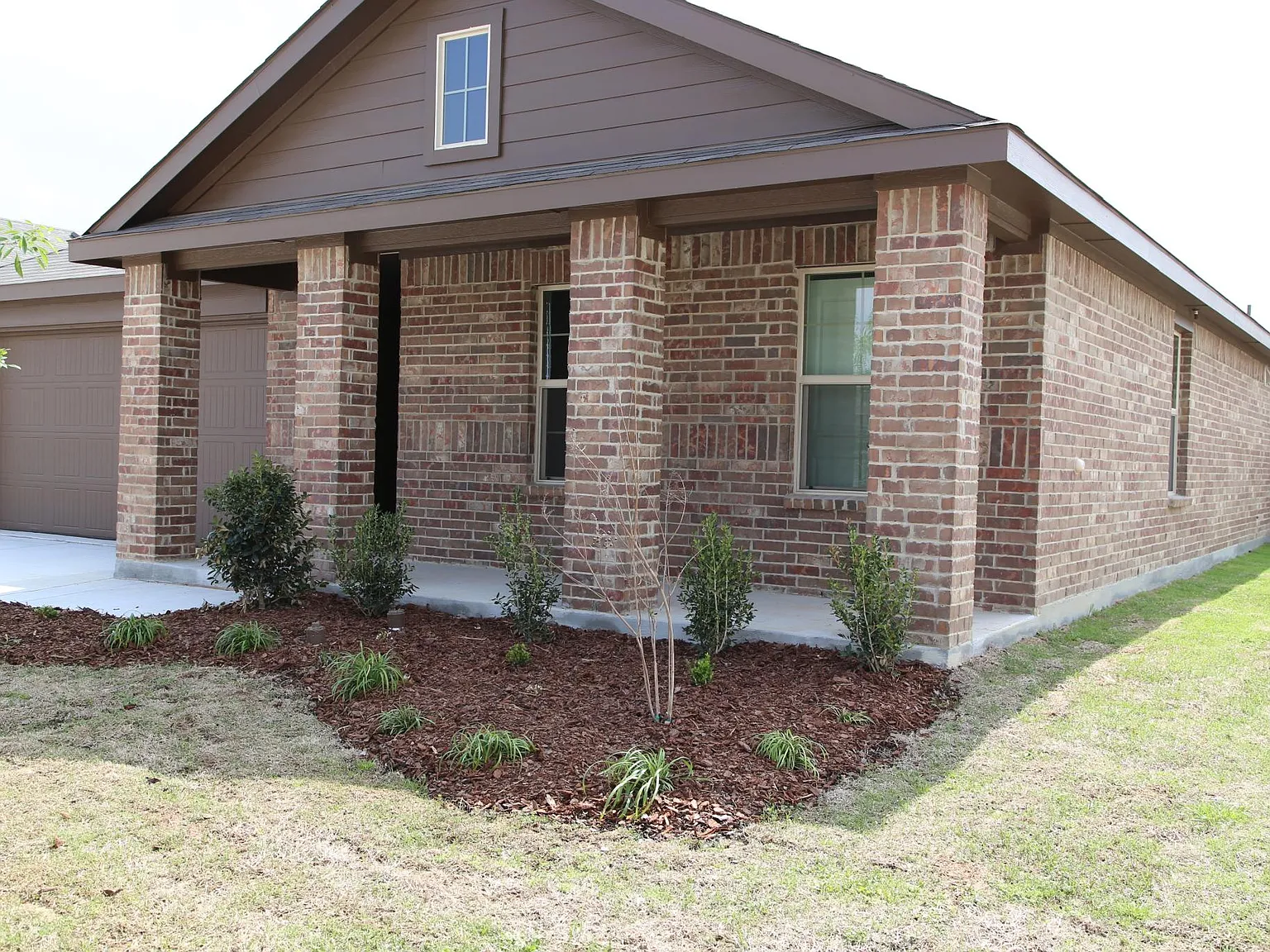 333 Beekeeper Dr — Photo 2