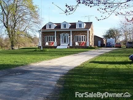 The Foyer - Beautiful bright & spacious