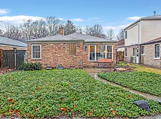 2121 Cleveland St, Evanston, IL 60202