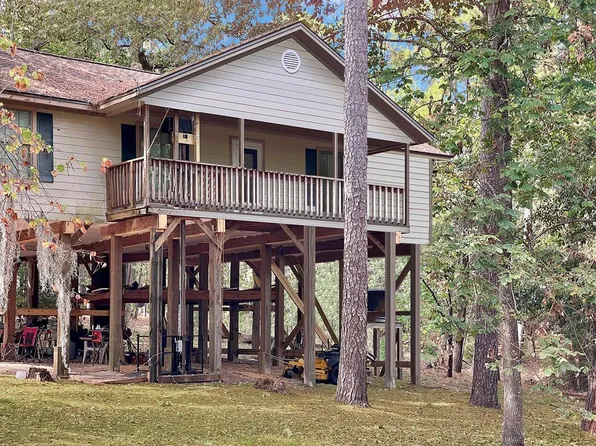 61 Lords Cir, Coldspring, TX 77331