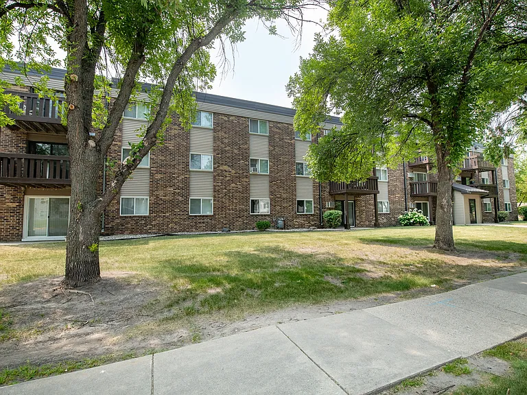 Forest Park Apartments — Photo 31