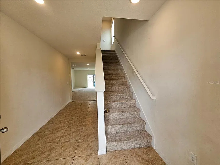 1387 Berry Ln — Photo 4