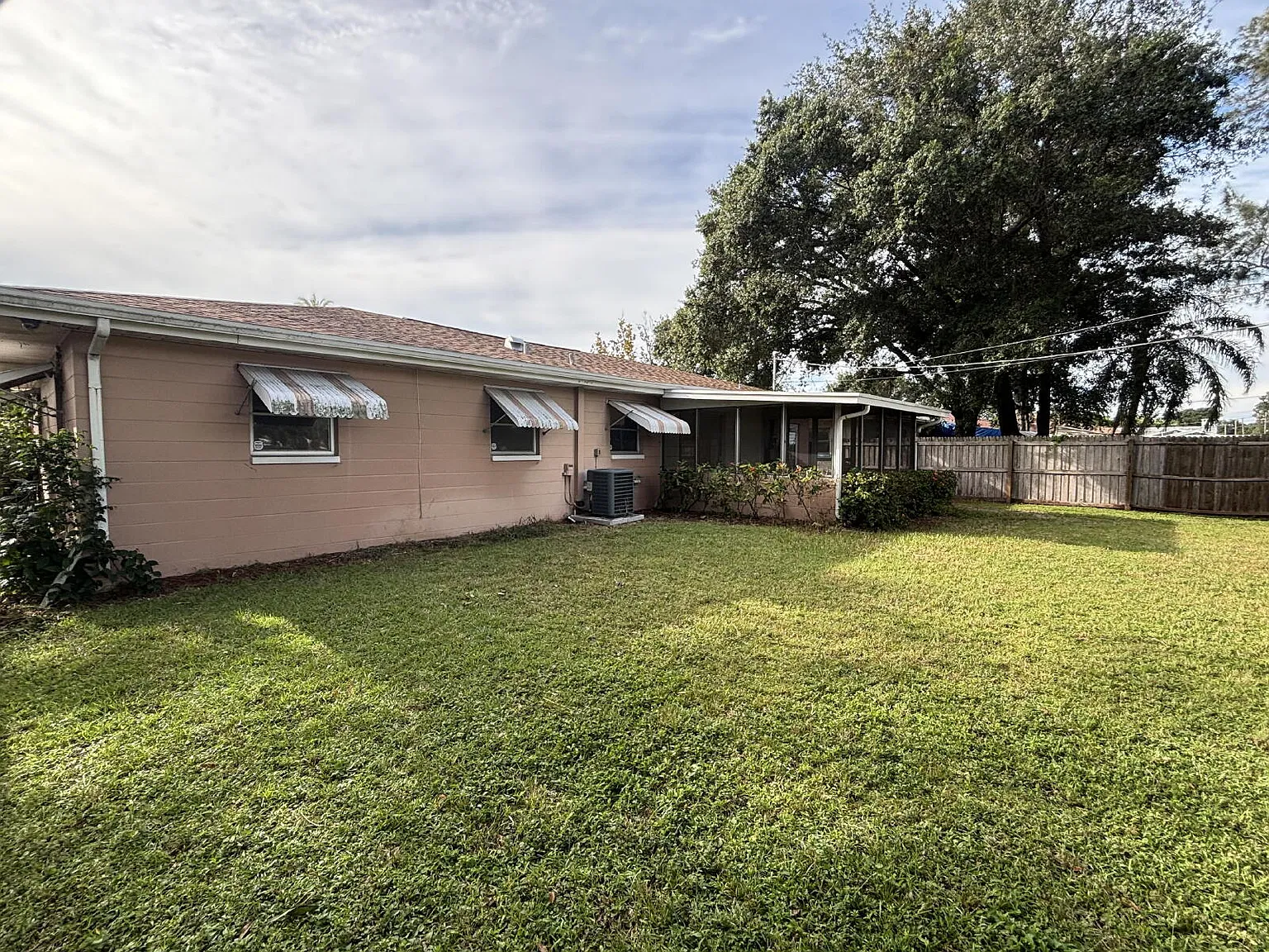 2 bed, 1.5 bath, 1150 sqft, $1,900 — Photo 2