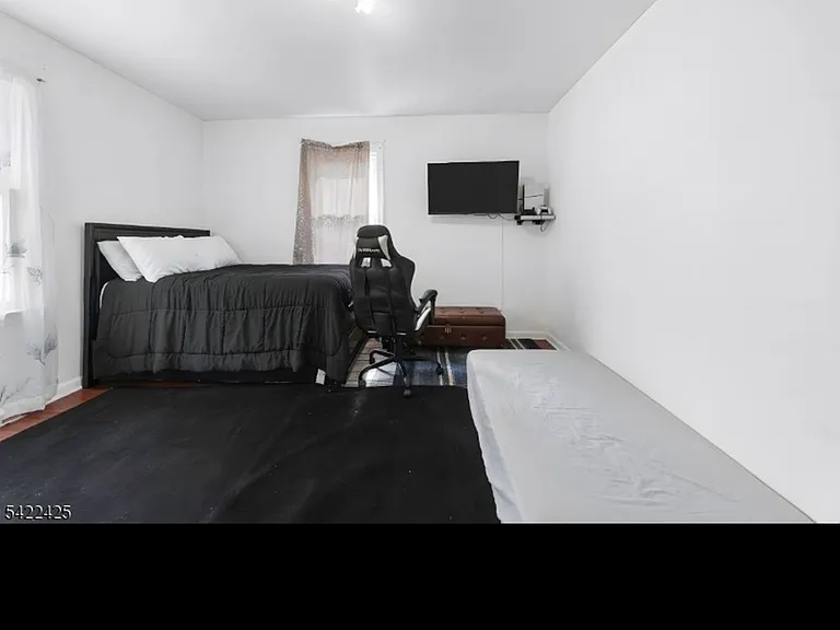 39 Atno Ave #2 — Photo 4