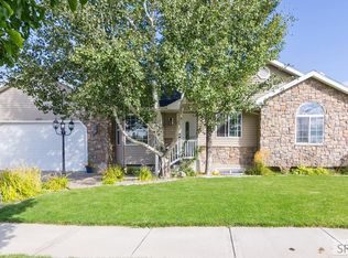 3273 E Skyview Dr, Idaho Falls, ID 83401