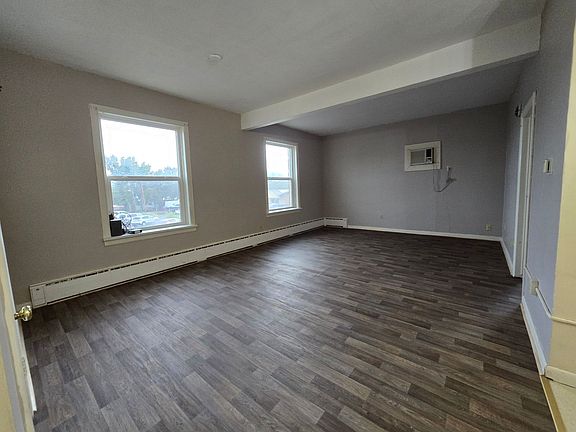 2nd image of 106 N 6th St #2-D