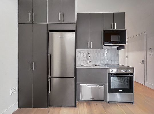 4th image of 108 1st Ave APT 5