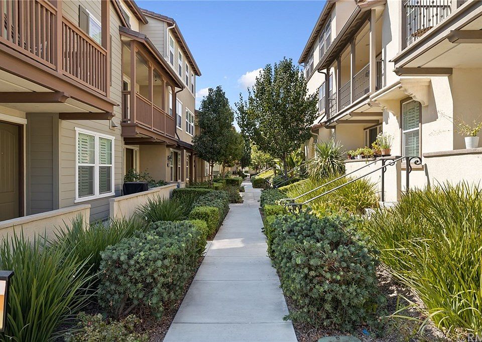 1st image of 909 N Purple Sage Dr Unit E