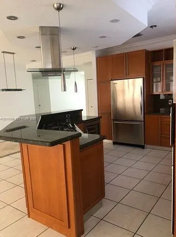3 bed, 2.5 bath, 1905 sqft, $4,100 — Photo 4