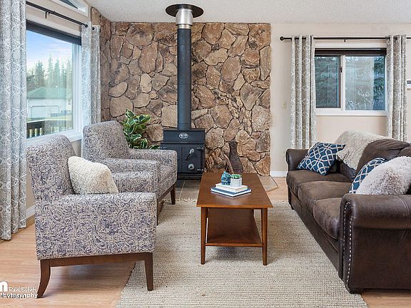 4th image of 10127 Eagle River Ln