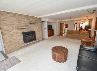 W376S5129 E Pretty Lake Rd, Dousman, WI 53118