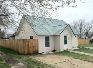 612 Rogers Ave, Cabool, MO 65689