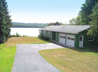 2111 S Lake Shore Dr, Lake Leelanau, MI 49653