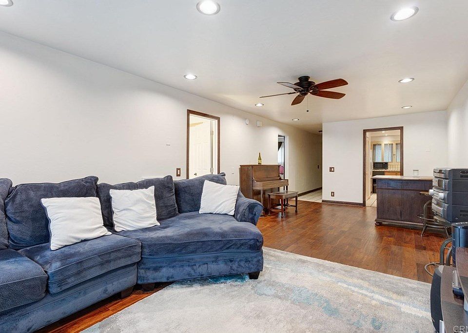 1st image of 2514 Clairemont Dr Unit 206