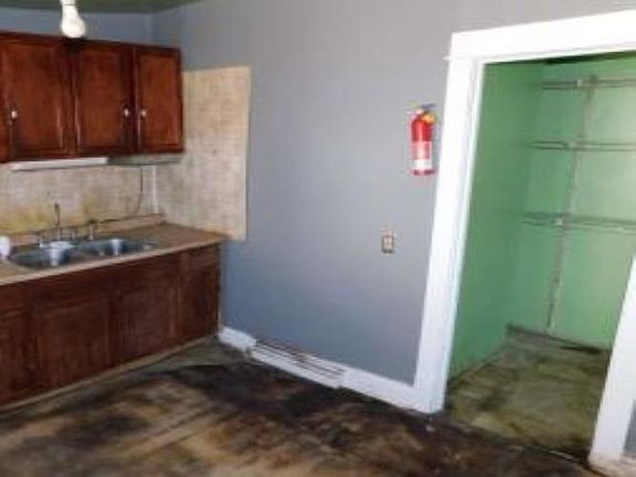 3rd image of 1404 S 6th Ave