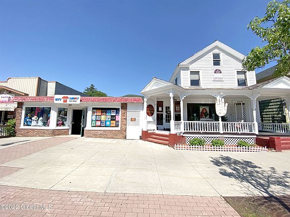 3rd image of 279 Canada St