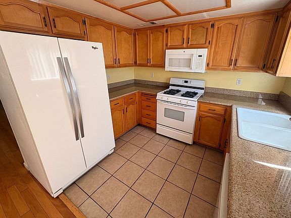 2nd image of 2406 W Packwood Dr