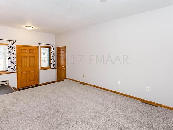 3rd image of 1304 19th Ave S