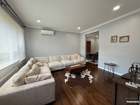 2nd image of 274 Park Ave
