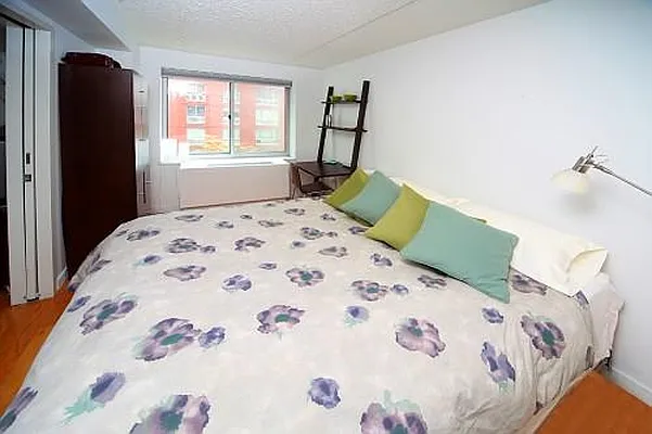 Sold by Bank Neary | media 13