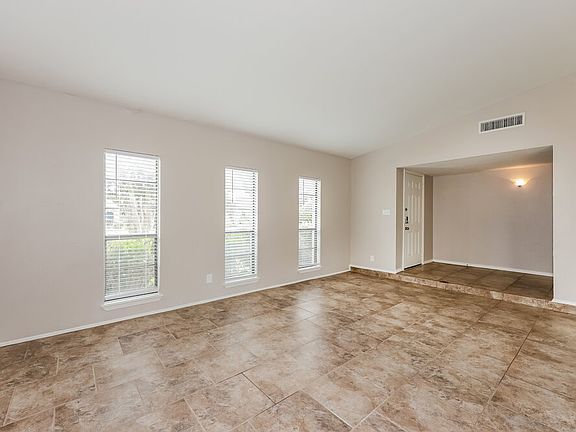 3rd image of 3401 Aquarius Cir