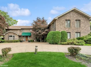 3744 Whirlaway Dr, Northbrook, IL 60062