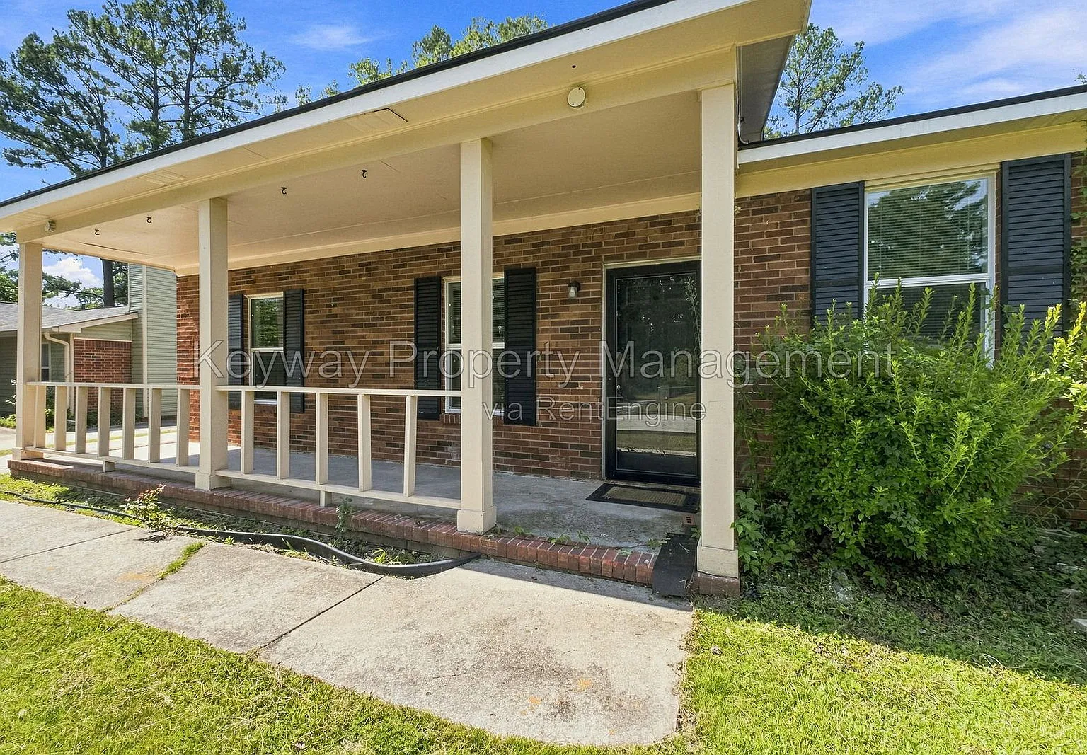 3 bed, 2.0 bath, 1585 sqft, $1,435 — Photo 3