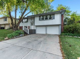 14618 Holmes St, Omaha, NE 68137