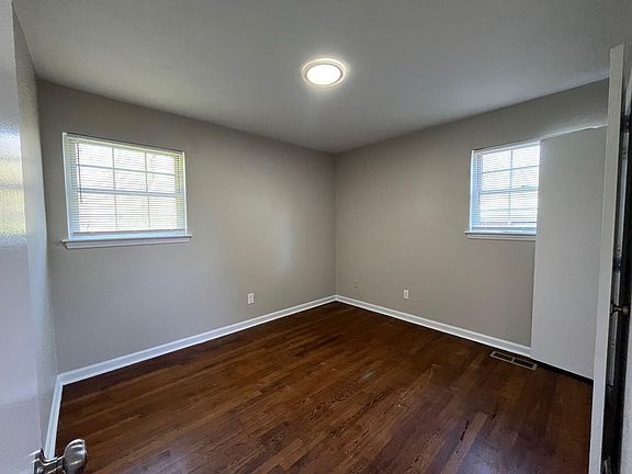 4th image of 1526 Norris Dr NW