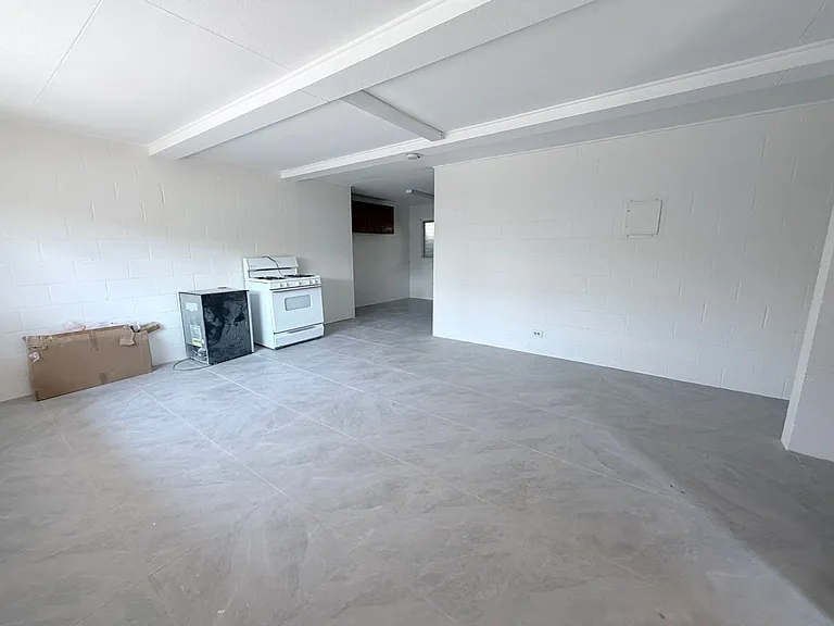 2210 N School St — Photo 9