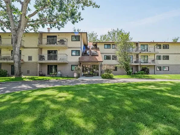855 E Columbia Blvd W #304, Lethbridge, AB T1K 5B8